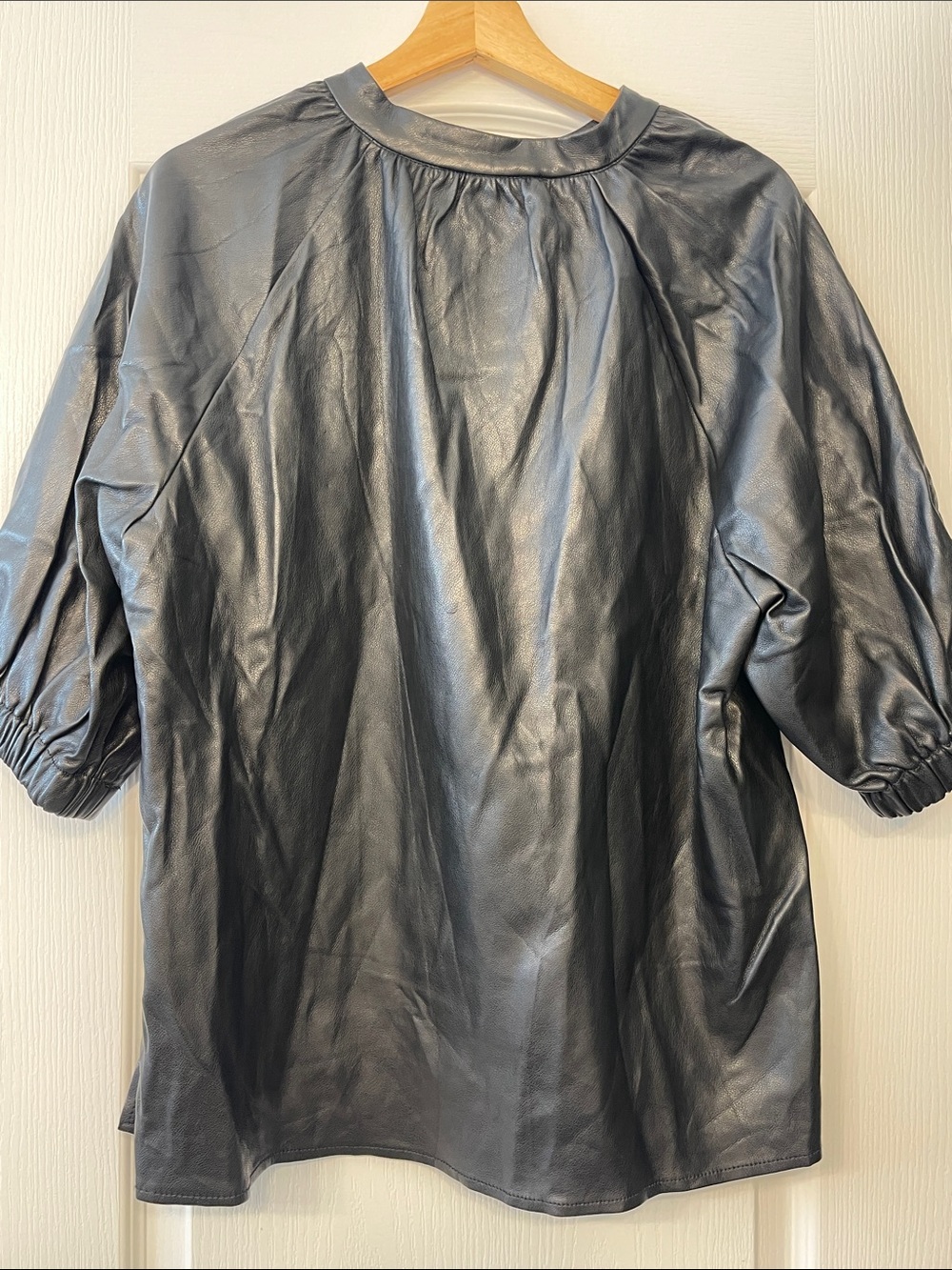 Women's Black Faux Leather blouse size Large 3/4 Sleeve Top new.